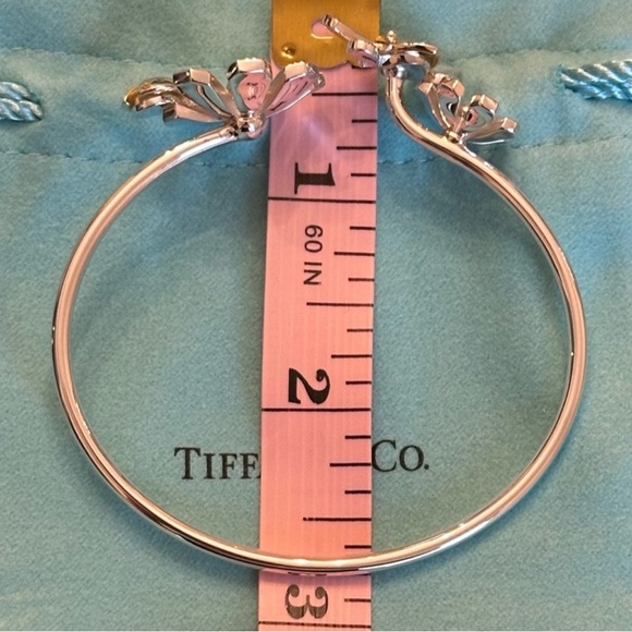 Tiffany And Co. 18K Yellow Gold & 925 Silver Love Bug Bangle bracelet - Picture 5 of 7